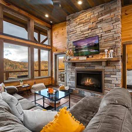 The Overlook '21 Cabin: Scenic Views with Hot Tub and Game Room Gatlinburg Exterior photo