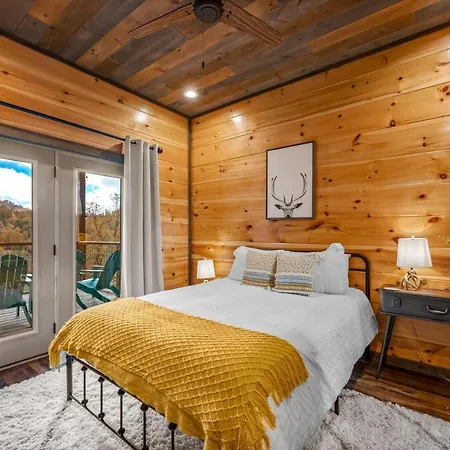 The Overlook '21 Cabin: Scenic Views with Hot Tub and Game Room Gatlinburg Exterior photo