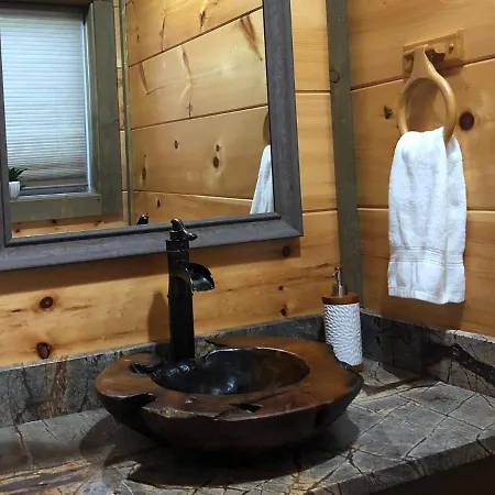 The Overlook '21 Cabin: Scenic Views with Hot Tub and Game Room Gatlinburg Exterior photo