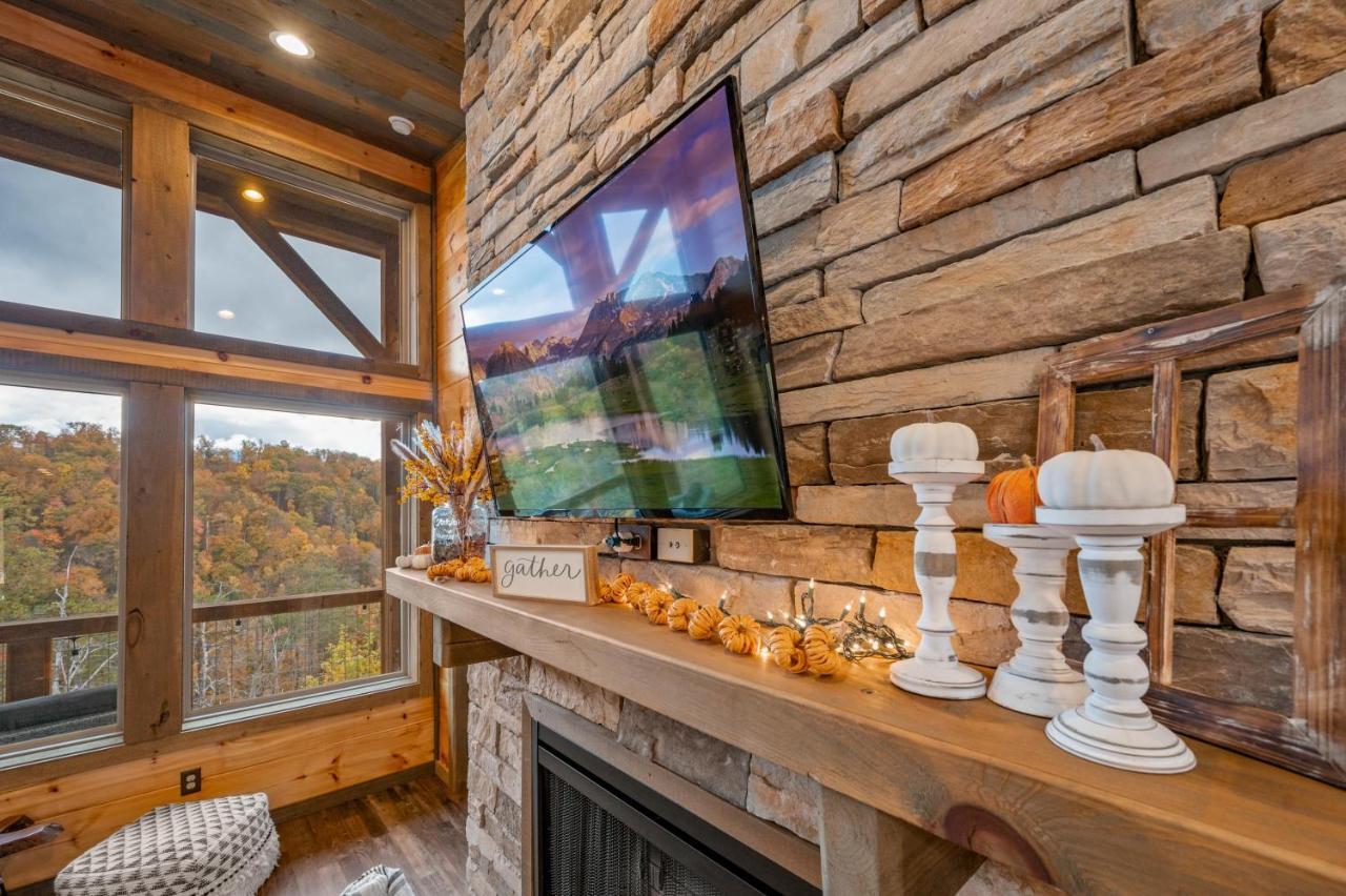 The Overlook '21 Cabin: Scenic Views With Hot Tub And Game *