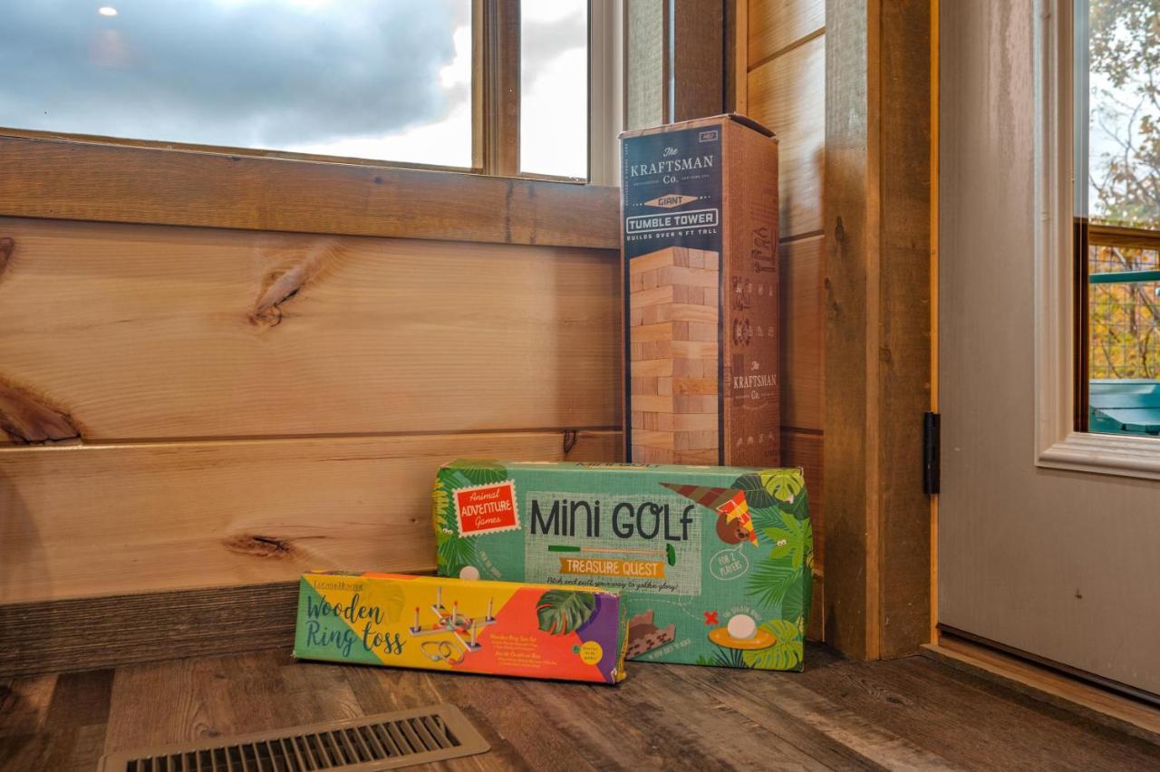 The Overlook '21 Cabin: Scenic Views With Hot Tub And Game *