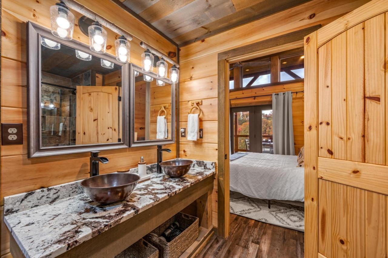 The Overlook '21 Cabin: Scenic Views With Hot Tub And Game *