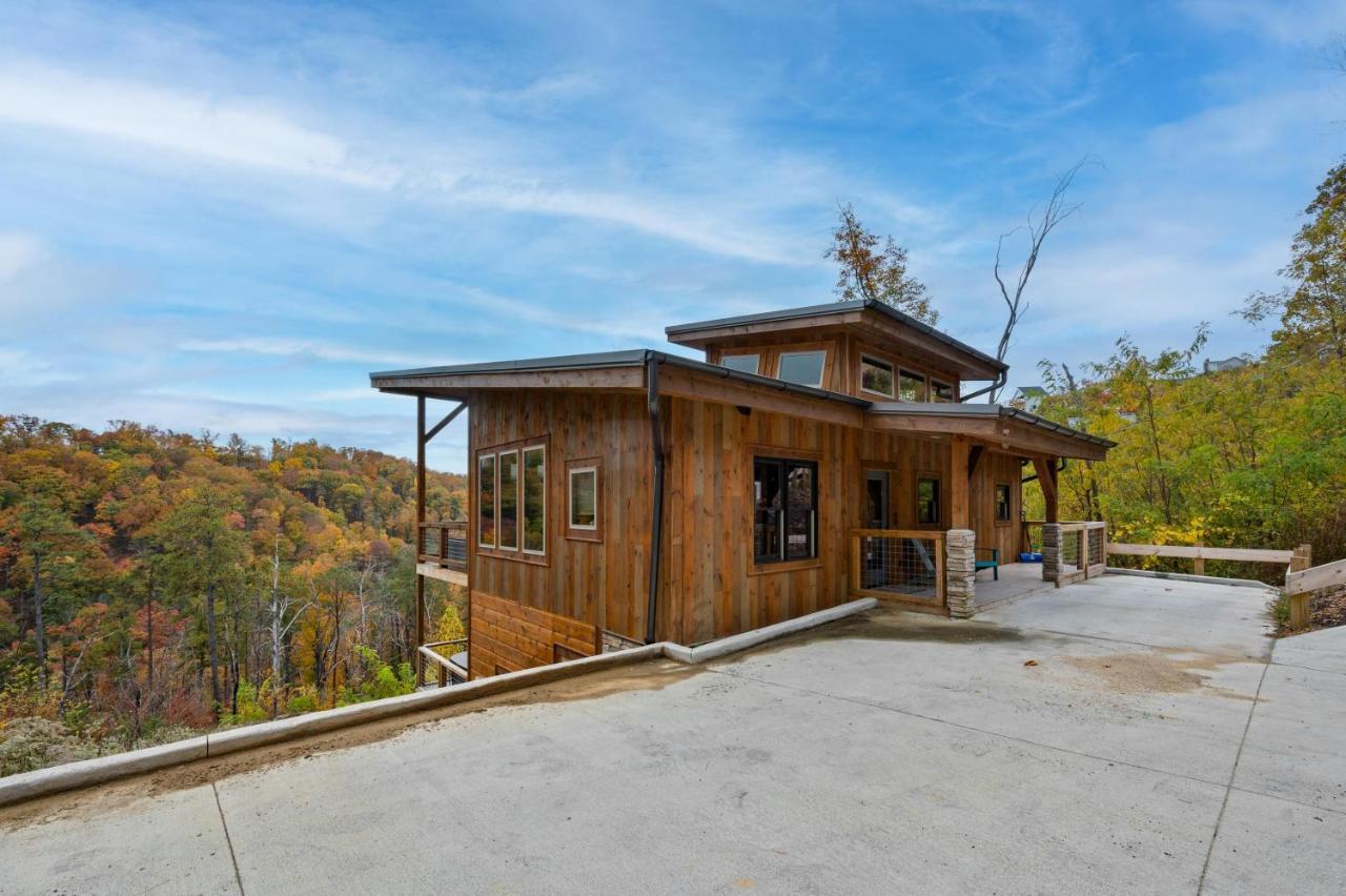 The Overlook '21 Cabin: Scenic Views With Hot Tub And Game Gatlinburg