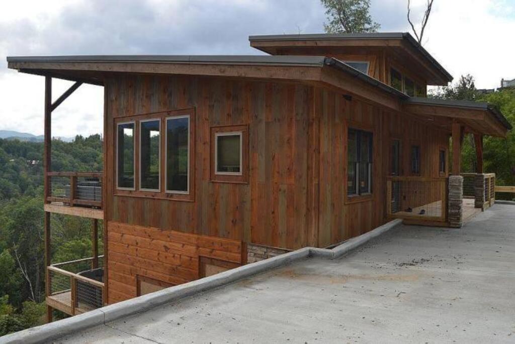 The Overlook '21 Cabin: Scenic Views With Hot Tub And Game *