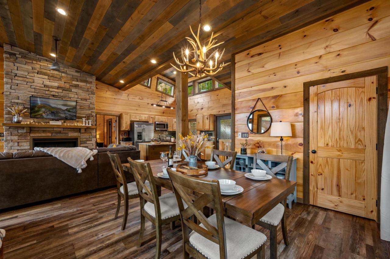 The Overlook '21 Cabin: Scenic Views With Hot Tub And Game * Gatlinburg