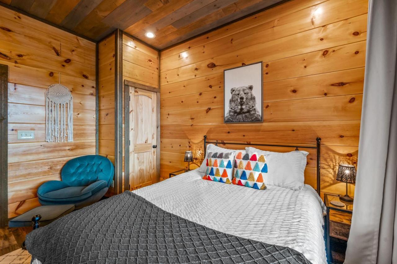 The Overlook '21 Cabin: Scenic Views With Hot Tub And Game * Gatlinburg