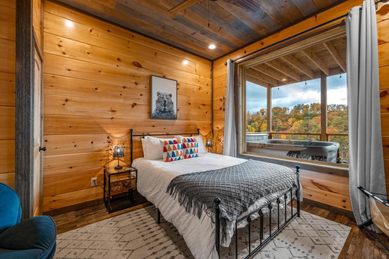 The Overlook '21 Cabin: Scenic Views With Hot Tub And Game *