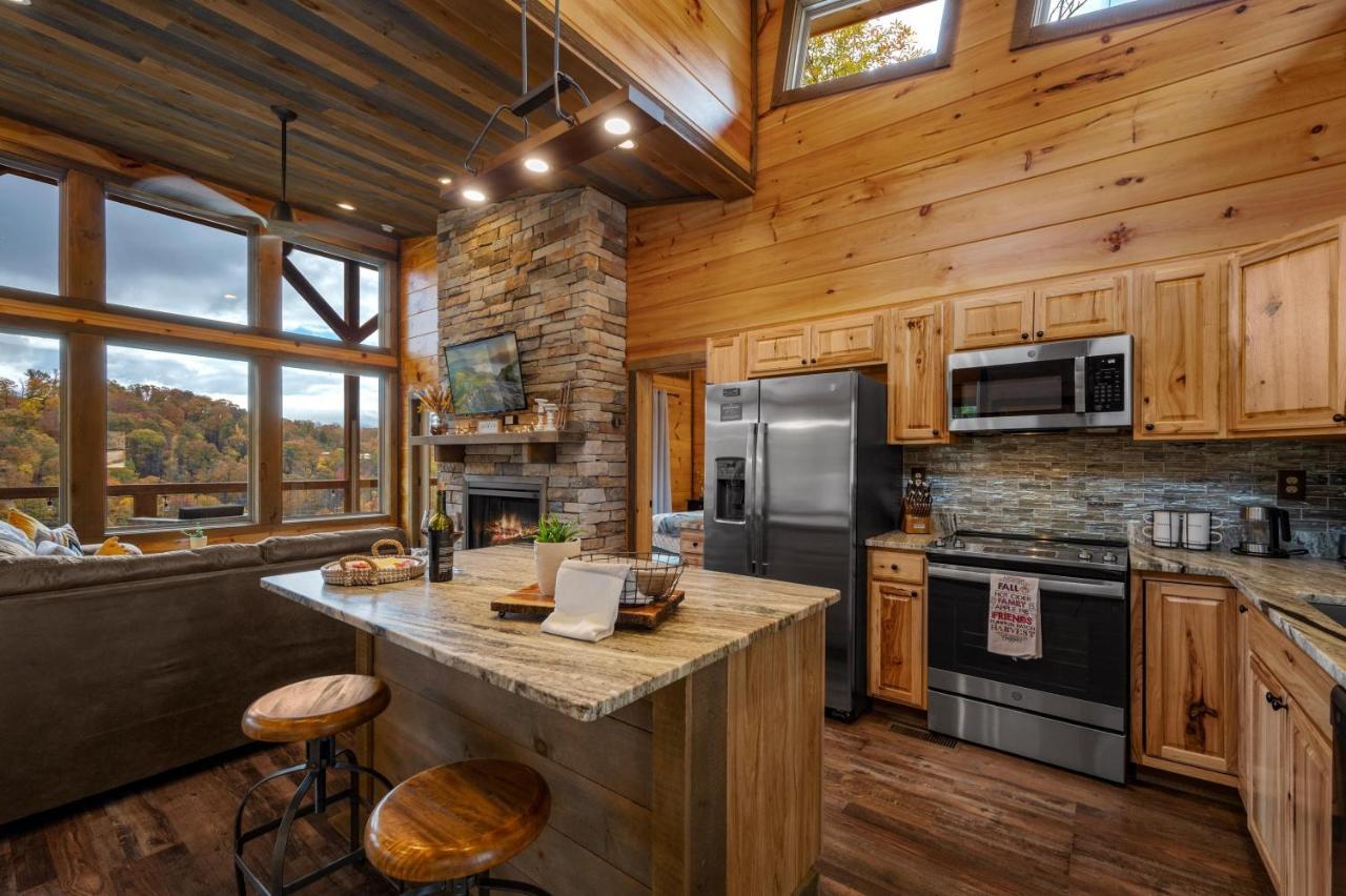 Chalet The Overlook '21 Cabin: Scenic Views With Hot Tub And Game *