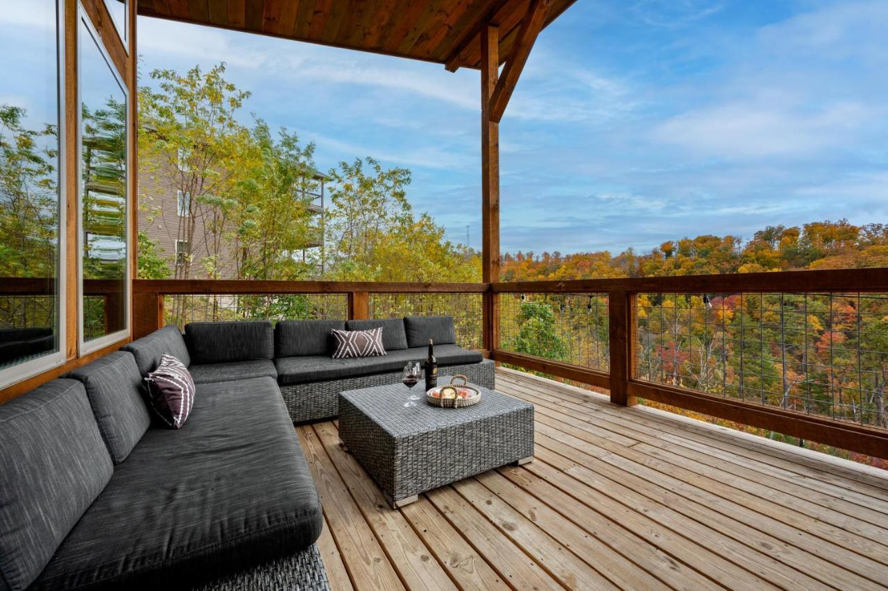 The Overlook '21 Cabin: Scenic Views With Hot Tub And Game Gatlinburg